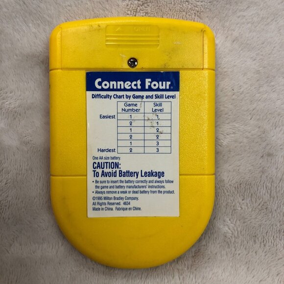 Vintage 1995 Connect Four LCD Electronic Hand-Held Game By Milton Bradley -WORKS - Picture 5 of 9